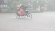 ভারী বৃষ্টিতে রাজধানীতে জলাবদ্ধতা ও যানজট, নগরবাসীর ভোগান্তি