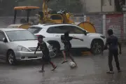 বাংলাদেশের দুই বিভাগে ভারী বৃষ্টির সতর্কবার্তা, সিলেটে ১১১ মিমি বৃষ্টিপাত