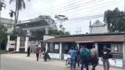 খুলনা মসজিদে গুলি, আহত ২; ডেঙ্গু মোকাবিলায় সমন্বিত পরিকল্পনার তাগিদ