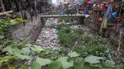 আবর্জনায় ভরাট কুতুবখালী খাল, দুর্গন্ধে নাক ফাটে