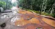 লক্ষ্মীপুরে ১৮ কিমি সড়কের ৯ কিমি বেহাল, ভোগান্তিতে লাখো মানুষ