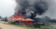 গাইবান্ধায় শিশু ধর্ষণচেষ্টার অভিযোগে রেস্তোরাঁয় আগুন দিল ক্ষুব্ধ জনতা