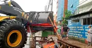 যাত্রাবাড়ীতে ফুটপাত দখলমুক্ত করতে ভ্রাম্যমাণ আদালতের অভিযান