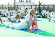 কলকাতায় যোগ দিবসে মোদি, রাজ্য কর্মীদের উপস্থিতি বাধ্যতামূলক নয়: হাইকোর্ট