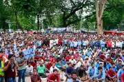 পল্লী বিদ্যুৎ সমিতির কর্মীরা অতিরিক্ত এক ঘণ্টা কাজের ঘোষণা