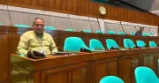 সংসদে না গিয়ে বিমানবন্দরে আসায় প্রধানমন্ত্রীর বকুনি