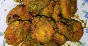কুমড়াপাতায় টাকি মাছের চপ রেসিপি: ভিন্ন স্বাদের নাশতা