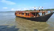 বরিশালে ঐতিহ্যবাহী কাঠের নৌতরি ‘কুইন অব উলানিয়া’ উদ্বোধন