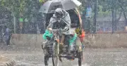 তীব্র গরমের পর স্বস্তি নিয়ে রাজধানীতে বৃষ্টি শুরু