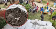 সিরাজগঞ্জে জৈব সারের পরিবর্তে পলিথিন মেশানো মাটি বিতরণের অভিযোগ