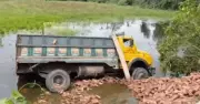 কসবায় ট্রাক খাদে পড়ে দুই শ্রমিক নিহত