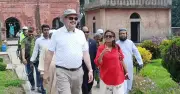 মার্কিন রাষ্ট্রদূতের চাঁপাইনবাবগঞ্জের ঐতিহাসিক নিদর্শন পরিদর্শন
