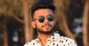 ট্রেনের ছাদে ভ্রমণকালে ব্রিজের ধাক্কায় যুবকের মৃত্যু