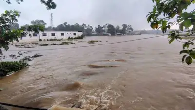 দেশের ৪ নদীর পানি বিপৎসীমার ওপরে, রাঙ্গুনিয়ায় সেতু ধস, যোগাযোগ বন্ধ