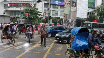 ঢাকায় এআই ক্যামেরা ও সিগন্যাল বাতি বসানোর কাজ চলছে