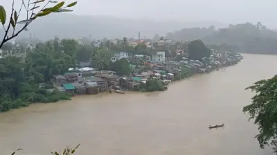 বান্দরবানে সাঙ্গু-মাতামুহুরী ফুঁসে উঠেছে, যোগাযোগ বিচ্ছিন্ন