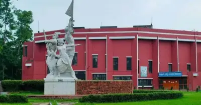 বাকৃবিতে কর্মীদের জন্য ইউনিফর্ম বাধ্যতামূলক, অমান্য করলে ভাতা বন্ধ