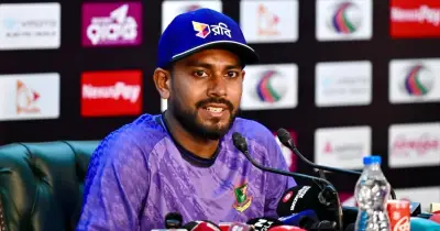 বাংলাদেশের ব্যাটিং বিপর্যয়, ১৩ রানে হেরে সিরিজ হার