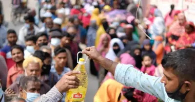 ৫৩ মাস ধরে কমছে ক্রয়ক্ষমতা, বেতন বাড়ছে না মুদ্রাস্ফীতির সাথে