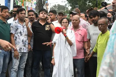 বারুইপুর শিশু ধর্ষণ-হত্যা: কলকাতায় তৃণমূলের প্রতিবাদ মিছিল ভন্ডুল, বিজেপির সঙ্গে সংঘর্ষে আহত ১৫