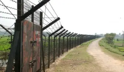 বিজিবির প্রতিবাদে বিএসএফ ফিরিয়ে নিল ১৩ জনকে, তেঁতুলিয়া সীমান্তে উত্তেজনা