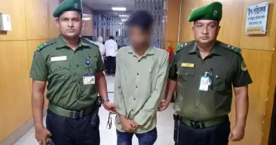 মিটফোর্ড হাসপাতালে দালাল আটক, আনসার সদস্যদের অভিযানে ধরা