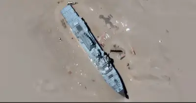 চীনের মরুভূমিতে মার্কিন ডেস্ট্রয়ারের হুবহু নকল, উত্তেজনা বাড়ছে