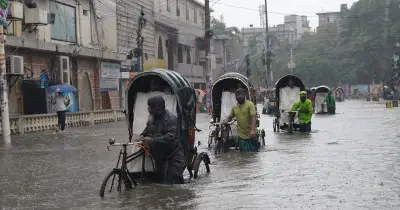 চট্টগ্রামে ২৪ ঘণ্টায় ৩৩১ মিমি বৃষ্টি, ভয়াবহ জলাবদ্ধতায় নগরবাসী দূর্ভোগে