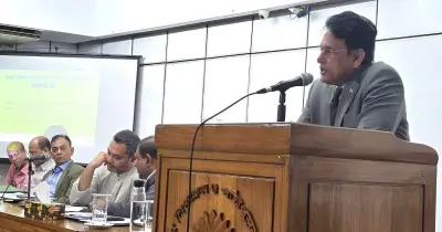পাঠ্যবই ছাপায় সিন্ডিকেট ভাঙার হুঁশিয়ারি শিক্ষামন্ত্রীর