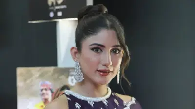 অভিনেত্রী স্নিগ্ধা চৌধুরী থেকে শরিফুল রাজ: ফ্যাশনে তারকাদের আলাদা স্টাইল