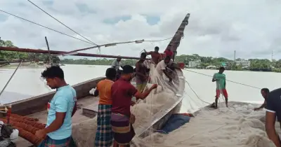 পিরোজপুরে জেলেপুরুষ নিখোঁজ, বালেশ্বর নদীতে তল্লাশি চলছে