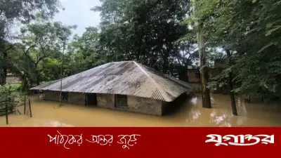 বাঁশখালীতে বন্যায় ২ লাখ মানুষ পানিবন্দি, তীব্র পানি ও খাদ্যসংকট
