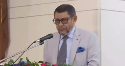 স্বাস্থ্যমন্ত্রী বললেন, ‘আমাকে বিএনপি হিসেবে ট্রিট করবেন না, একজন মানুষ হিসেবে দেখুন’