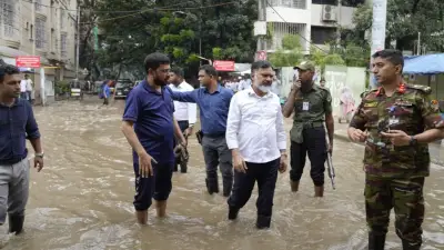 টানা বর্ষণে রাজধানী জলাবদ্ধ, ডিএনসিসি প্রশাসকের পরিদর্শন