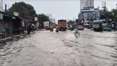 টানা বৃষ্টিতে কলকাতার থইথই অবস্থা, ভারি বৃষ্টি আরও কতদিন?