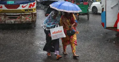 রাজধানীতে টানা ভারী বৃষ্টিতে স্থবির জনজীবন, ৩ ঘণ্টায় ২৮ মিমি বৃষ্টিপাত