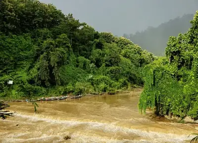 ভারী বর্ষণে ছয় নদীর পানি বিপদসীমার ওপরে, বন্যার শঙ্কা