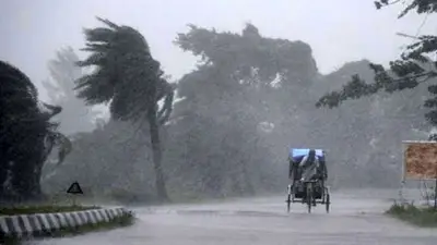 খোয়াই নদীর ২ বাঁধ ভেঙে হবিগঞ্জে ১৫ গ্রাম প্লাবিত, নদীবন্দরে সতর্কবার্তা