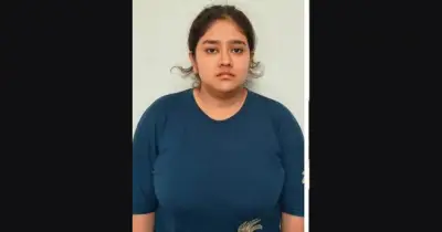 মা হত্যার পর বাবাকেও খুনের অভিযোগ আইনপড়ুয়া তরুণীর বিরুদ্ধে