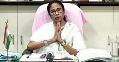 মমতার ক্ষোভ: বিজেপি তৃণমূলকে ভাঙতে চায়, হামলা চালাচ্ছে নেতাদের ওপর