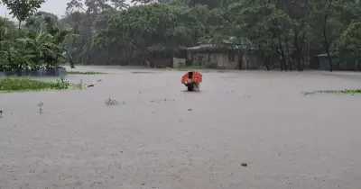 ভারি বর্ষণে দক্ষিণ-পূর্ব বাংলাদেশে ৩০ জনের মৃত্যু, বন্যা-ভূমিধসে বিপর্যয়