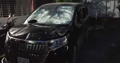 জামালপুরে বিএনপির দুই গ্রুপের সংঘর্ষে এমপির গাড়ি ভাঙচুর