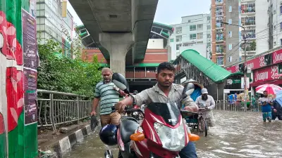 বৃষ্টিতে ইঞ্জিন বিকল, আয় বন্ধ: ভোগান্তিতে ঢাকার রাইড শেয়ার চালক