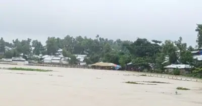 রোহিঙ্গা ক্যাম্পে বৃষ্টির পানিতে প্লাবিত, দুর্ভোগ চরমে