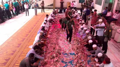 শাহজালালের মাজারে দ্বিতীয়বারের মতো দানবাক্স খোলা, গণনা চলছে