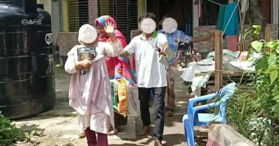জমি লিখে না দেওয়ায় ছেলের বিরুদ্ধে মাকে ঘর থেকে বের করে দেওয়ার অভিযোগ