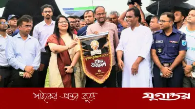 টাঙ্গাইলে জেলা প্রশাসক গোল্ডকাপ ফুটবল টুর্নামেন্টের উদ্বোধন