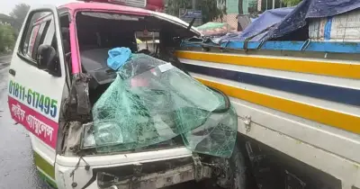 সীতাকুণ্ডে নবজাতকের লাশবাহী অ্যাম্বুলেন্স দুর্ঘটনায় তিনজন আহত
