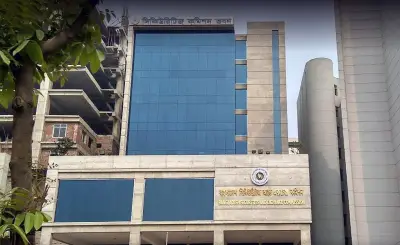ইউসিবি রাইট শেয়ার ইস্যু করে বাজার থেকে ৭৭৫ কোটি টাকা তুলবে