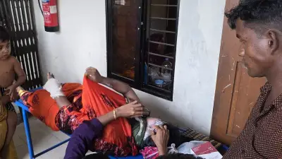 বাউফলে ফুটন্ত ভাতের হাঁড়ি ঢেলে গৃহবধূর শরীর ঝলসে দেওয়ার অভিযোগ